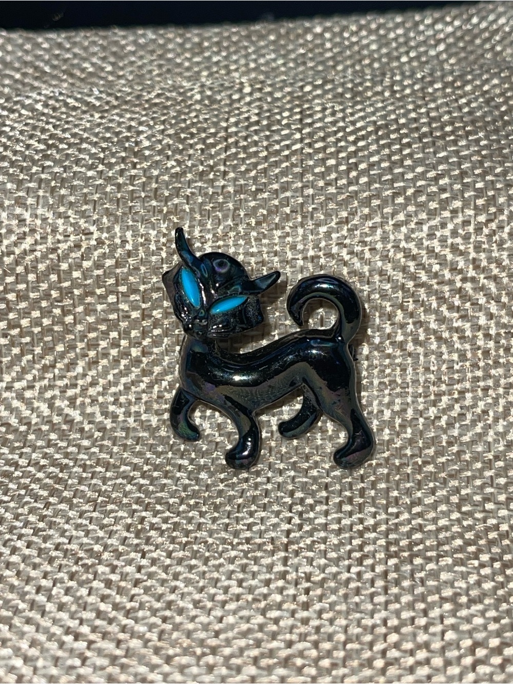 Vintage Hematite Cat Brooch Pin Turquoise Blue Eyes Iridescent Figural - Picture 5 of 7